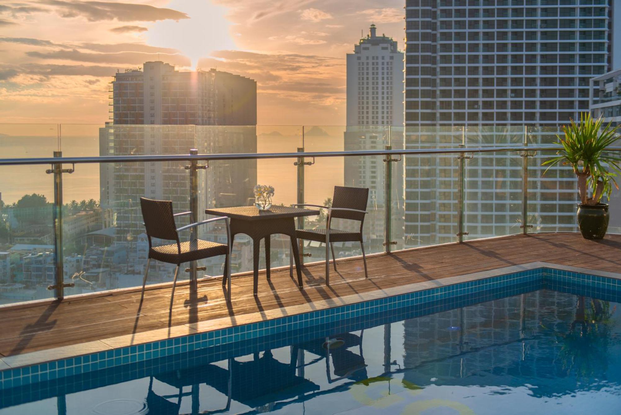 Goldcoast Hotel На Транг Екстериор снимка
