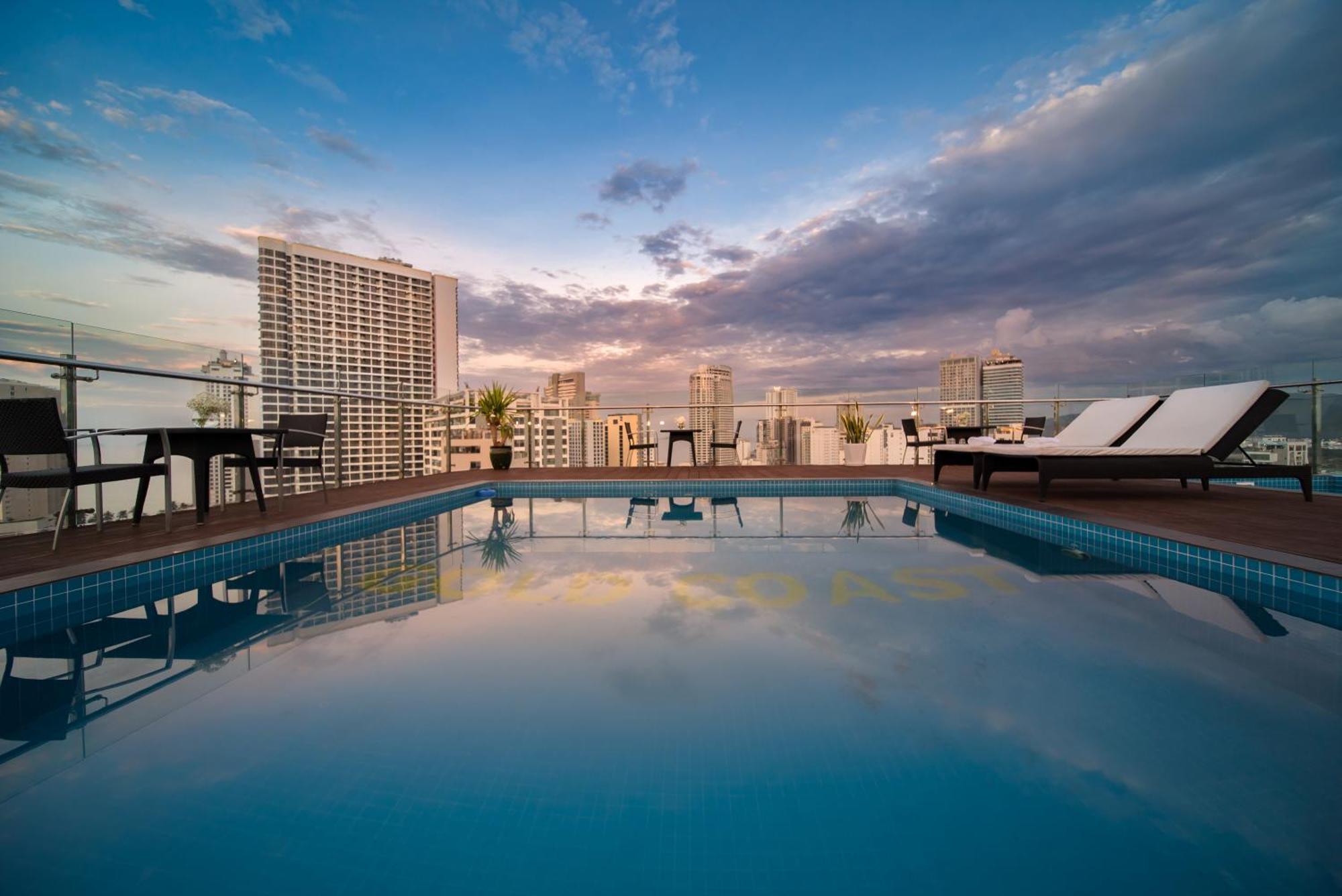 Goldcoast Hotel На Транг Екстериор снимка
