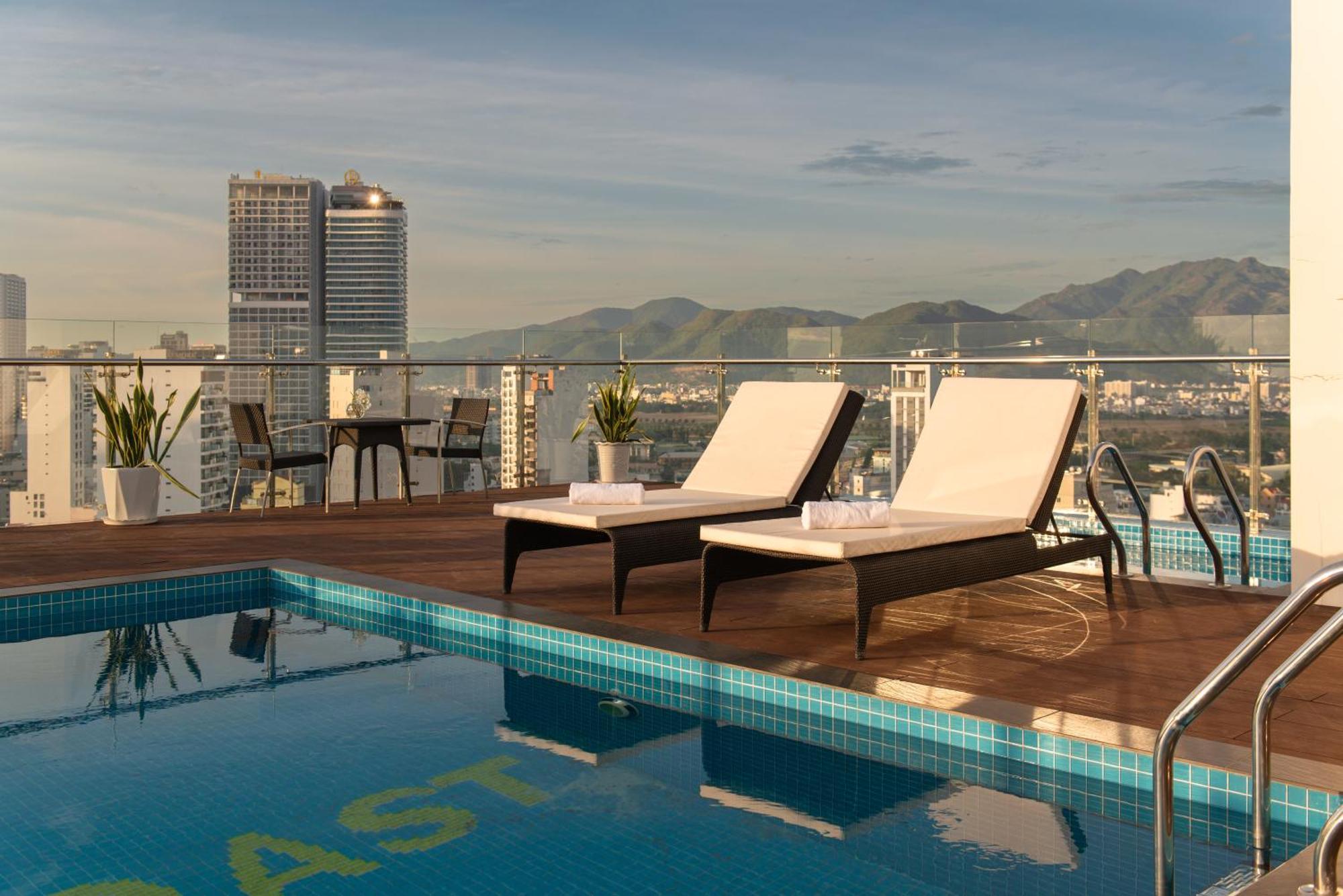 Goldcoast Hotel На Транг Екстериор снимка